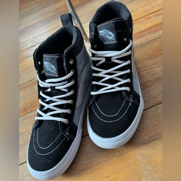 Vans MTE Black and Blue High-Top Sneakers NWT - Picture 5 of 16